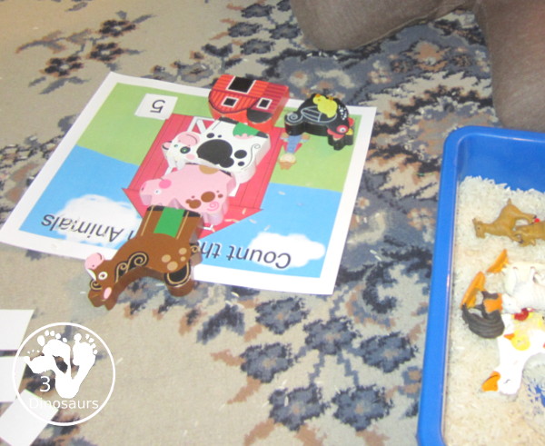 Farm Sensory Bin - a simple to put together rice and farm animals sensory bin that kids can use for sensory play. 3Dinosaurs.com